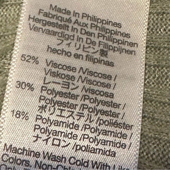 Madewell Cropped Long-Sleeve Turtleneck Tee - Picture 8 of 8